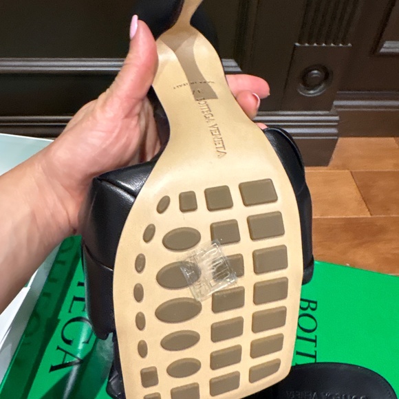 Never worn it. Impulse buy. Don’t need it - Picture 5 of 7